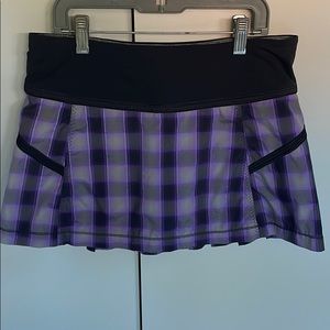 Rare LuLuLemon Skirt (straight front/pleated back)